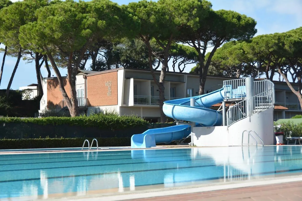 Golfo Del Sole Hotel & Holiday Resort フォッローニカ 4*,