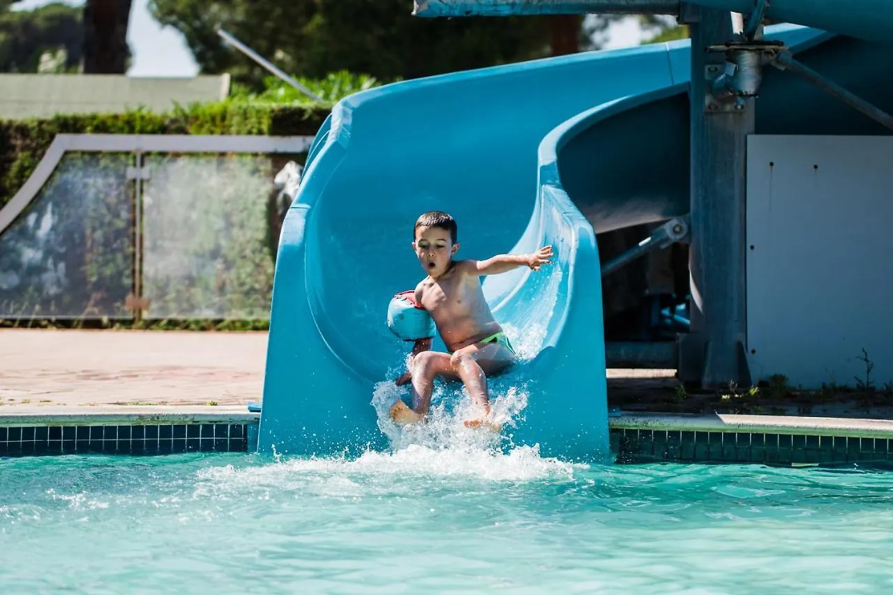 Golfo Del Sole Hotel & Holiday Resort フォッローニカ