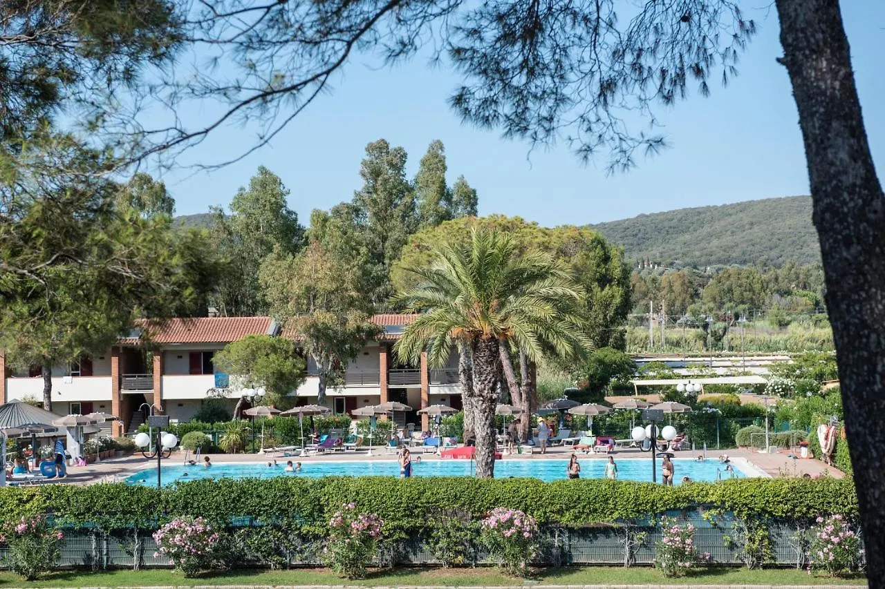 Golfo Del Sole Hotel & Holiday Resort フォッローニカ