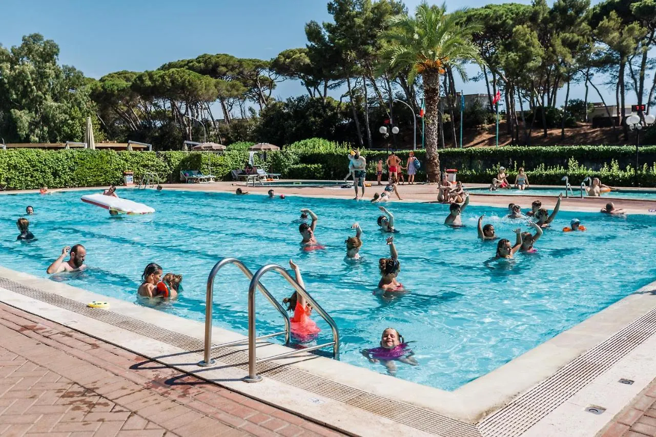 Golfo Del Sole Hotel & Holiday Resort フォッローニカ