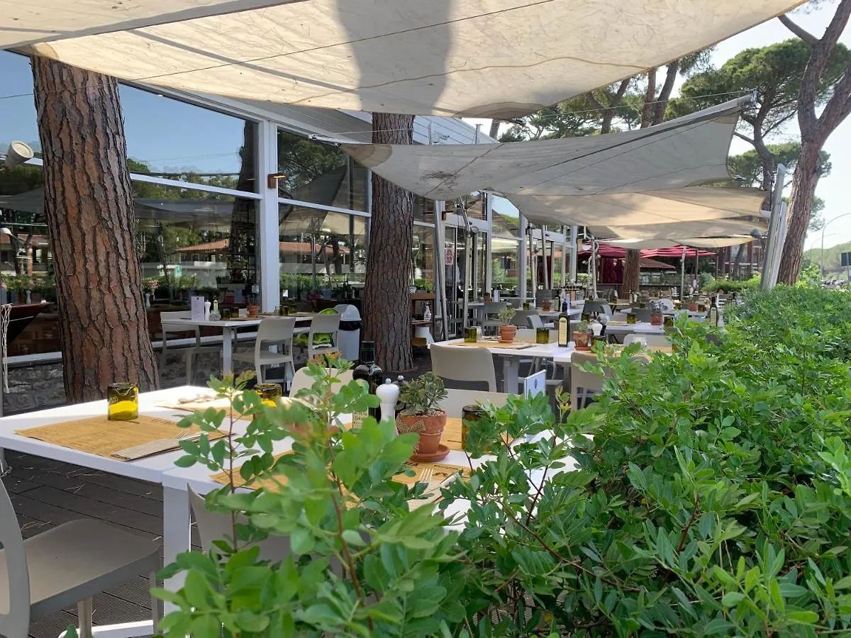 Golfo Del Sole Hotel & Holiday Resort フォッローニカ